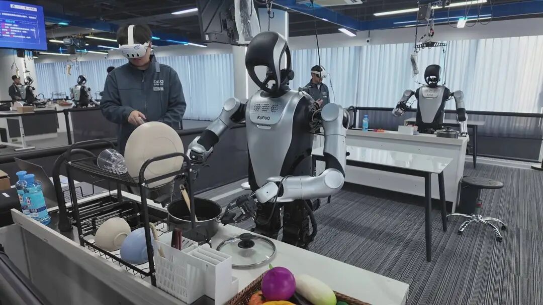 青岛市人形机器人数据采集训练场在崂山区启用年规划超百万条真机数据采集量_青岛要闻_青岛_齐鲁网