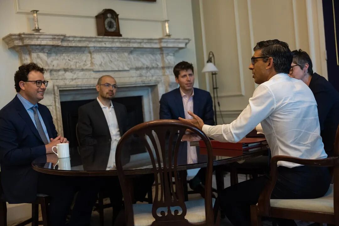 The_Prime_Minister_meets_with_AI_developers__52922227897.jpg